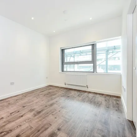 Image 2 - Delta Point, 35 Wellesley Road, London, CR0 2GY, United Kingdom - Apartment for rent