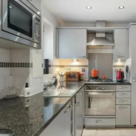 Image 7 - Springwell Court, 2 Seward Street, London, EC1V 3NW, United Kingdom - Apartment for sale