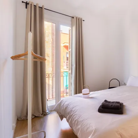 Rent this 4 bed room on Carrer de Mas in 08094 l'Hospitalet de Llobregat, Spain