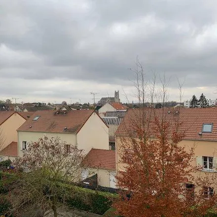 Rent this 2 bed apartment on 17 Cours Raoult in 77100 Meaux, France