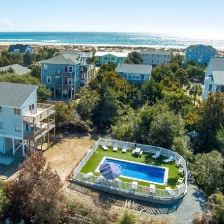 Buy this 6 bed house on 175 Channel Drive in Point Emerald Villas, Emerald Isle