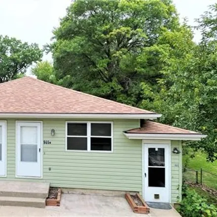 Buy this studio duplex on 905 Madison Street in Leavenworth, KS 66048