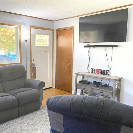 Image 2 - 2745 Sarah Court, Portsmouth Township, MI 48708, USA - House for sale