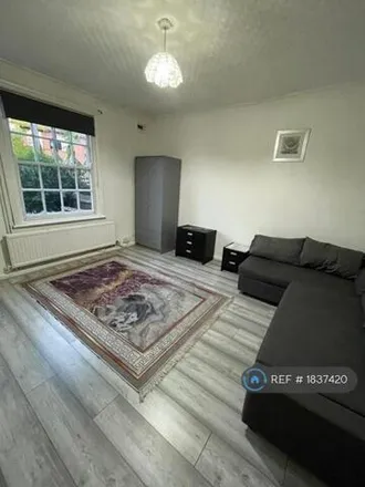 Rent this 3 bed apartment on Bedwell Road in London, N17 7AH