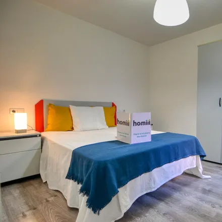 Rent this 4 bed room on Calle Geranio in 10, 28903 Getafe
