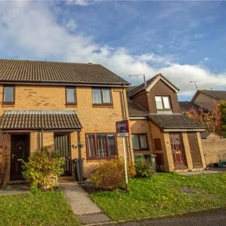 Rent this 2 bed townhouse on 16 Kingfisher Close in Thornbury, BS35 1TQ