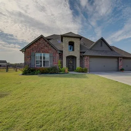 Buy this 4 bed house on 5000 South 267th East Avenue in Broken Arrow, OK 74014