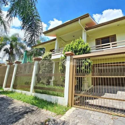 Buy this 5 bed house on Rua Carumbé in Ouro Branco, Novo Hamburgo - RS