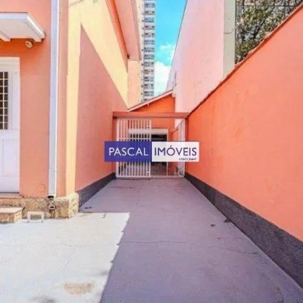 Buy this 2 bed house on Rua Demóstenes in Campo Belo, São Paulo - SP