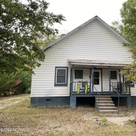 Buy this 3 bed house on 209 3rd Street in College Park North, Laurinburg