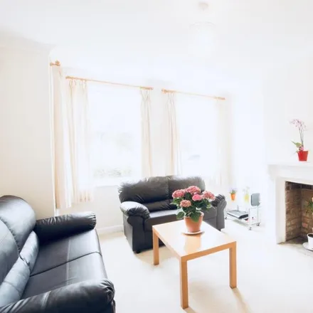 Rent this 4 bed duplex on Freelands Road in Iffley Road, Oxford