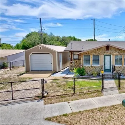 Buy this 2 bed house on 351 North Commerce Avenue in Sebring, FL 33870