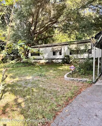 Buy this studio apartment on 6666 West Pershing Drive in Homosassa Springs, FL 34448