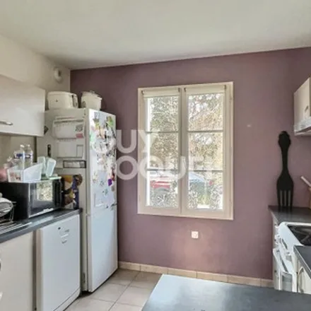 Rent this 5 bed apartment on 3 Rue Pasteur in 60550 Verneuil-en-Halatte, France