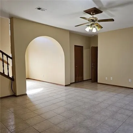 Image 3 - 7140 North Cynthia Street, McAllen, TX 78504, USA - House for sale