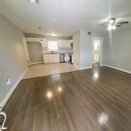 Image 2 - 3761 Daphne Street, South Lawn, Houston, TX 77021, USA - House for rent