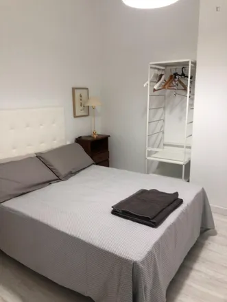 Rent this 3 bed apartment on Carrer del Pintor Gisbert in 11, 46006 Valencia