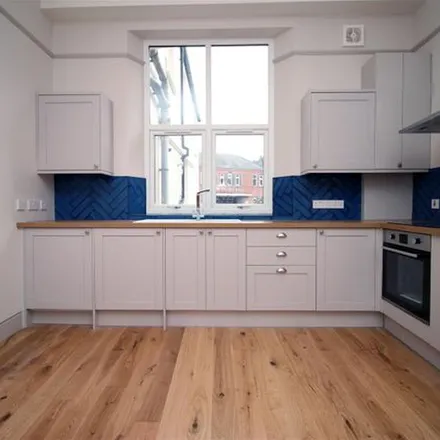 Rent this 2 bed apartment on Richmond Road in Cardiff, CF24 3BU