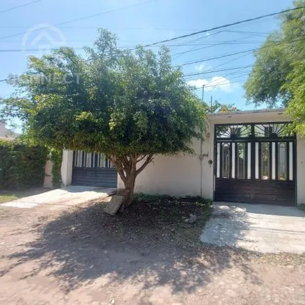 Buy this 5 bed house on Calle Paseos Brisas del Campo 603 in Brisas Del Campo, 37297 León