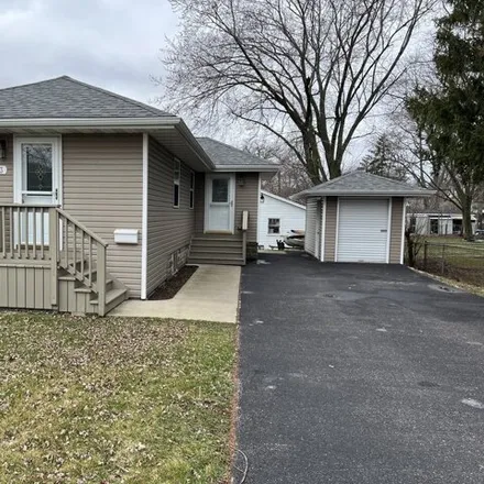 Rent this 2 bed house on 403 North Main Street in Wauconda, IL 60084