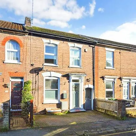 Buy this 2 bed townhouse on Victoria Street in Dunstable, LU6 3BA