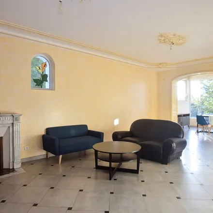 Rent this 8 bed apartment on La Poste in 2 Rue Constant Melet, 77360 Vaires-sur-Marne