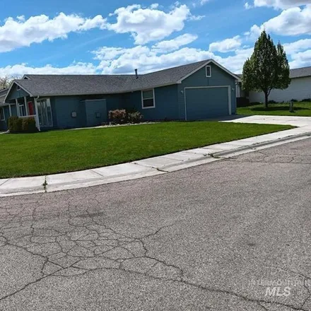 Buy this 3 bed house on 489 Tanoak Circle in Nampa, ID 83686