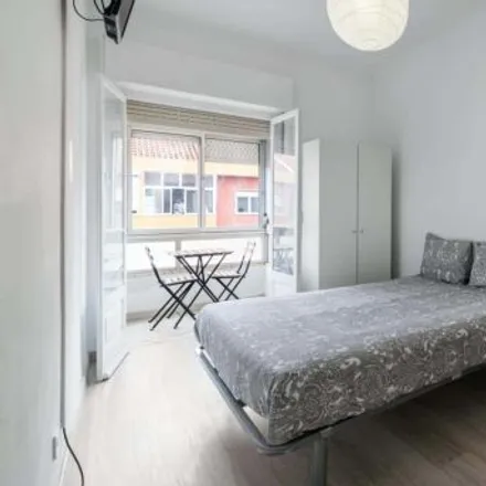 Rent this 1 bed room on Praceta das Roiçadas in 2700-363 Amadora, Portugal