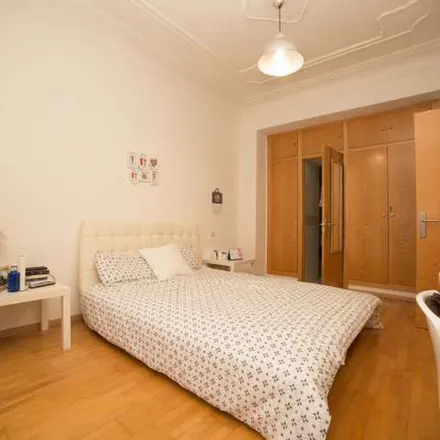 Rent this 7 bed apartment on Avinguda de l'Oest in 46001 Valencia, Spain