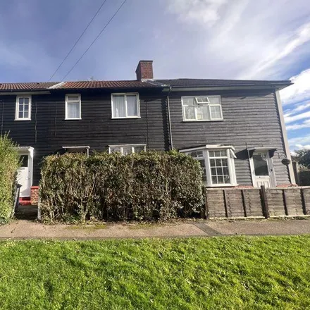 Rent this 3 bed townhouse on Blessbury Road in Burnt Oak, London