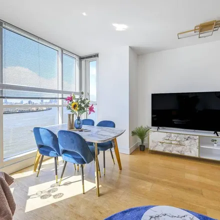 Image 4 - Canary Riverside, Canary Wharf, London, E14 8RR, United Kingdom - Apartment for rent