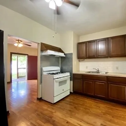Image 3 - 116 South Krueger Avenue, New Braunfels, TX 78130, USA - House for rent