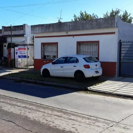 Buy this 3 bed house on 25 de Mayo 798 in Centro, 1878 Quilmes