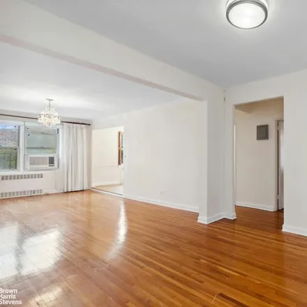 Image 3 - 68-61 YELLOWSTONE BLVD 314 in Forest Hills - Apartment for sale