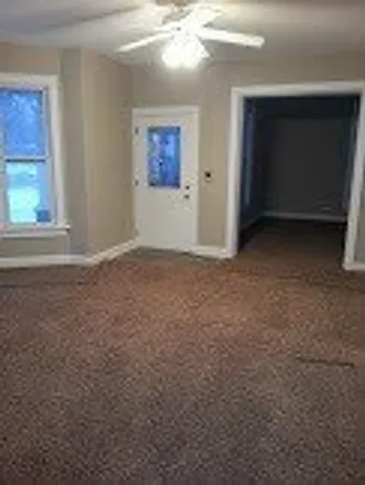 Image 2 - 111 Charles Street, Carpentersville, IL 60110, USA - House for rent