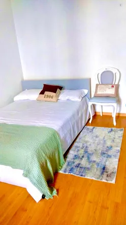 Rent this 3 bed room on Rua Infante Dom Henrique in 2745-262 Sintra, Portugal