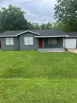 Rent this 3 bed house on 128 Bennett Drive in West Columbia, TX 77486