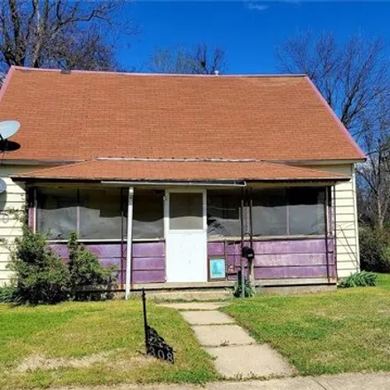 Buy this 3 bed house on 398 Cleveland Street in Charleston, MO 63834