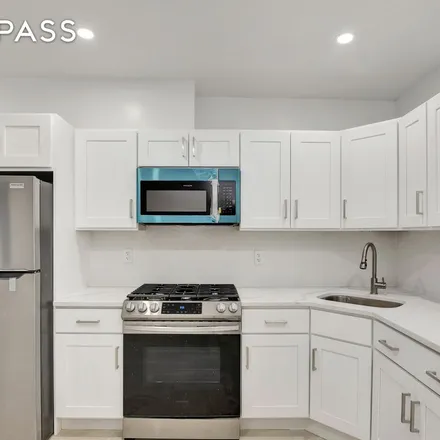Rent this 3 bed apartment on 396 Jewett Avenue in New York, NY 10302