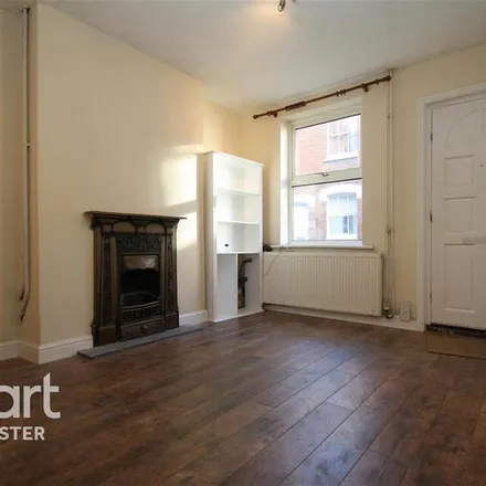 Image 1 - St Julian Grove, Colchester, CO1 2PZ, United Kingdom - Townhouse for rent