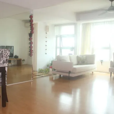 Rent this 1 bed apartment on Lipis
