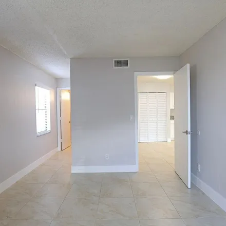 Image 6 - 5347 Summerlin Road, Fort Myers, FL 33919, USA - Apartment for rent