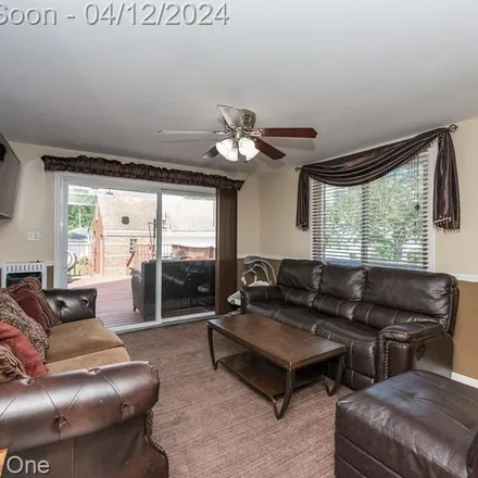 Image 5 - 6989 Kingsbury Street, Dearborn Heights, MI 48127, USA - Apartment for rent