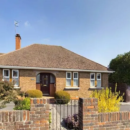 Buy this 2 bed house on Sainsbury's Local in 365 Shipbourne Road, Tonbridge and Malling