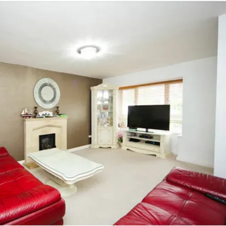 Image 2 - Woodbury Grove, Monkspath, B91 3XA, United Kingdom - Duplex for rent