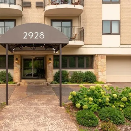 Buy this 1 bed condo on 2928 Dean Parkway in Minneapolis, MN 55416