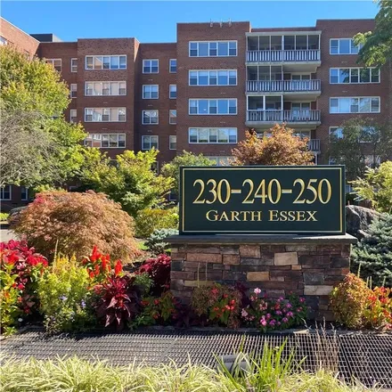 Buy this 2 bed condo on Via Forno in 2 Garth Road, Village of Scarsdale