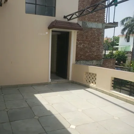 Image 1 - unnamed road, Sector 4, Gurugram District - 120001, Haryana, India - House for rent