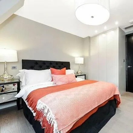 Image 7 - Boydell Court, London, NW8 6NG, United Kingdom - House for rent