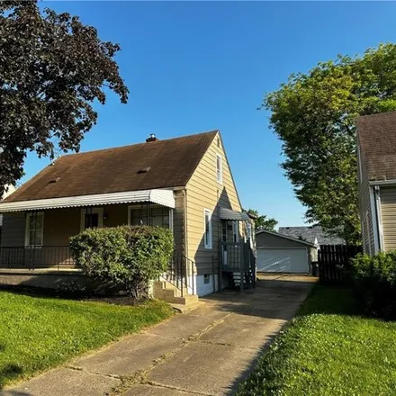 Buy this 3 bed house on 816 Davies Avenue in Akron, OH 44306